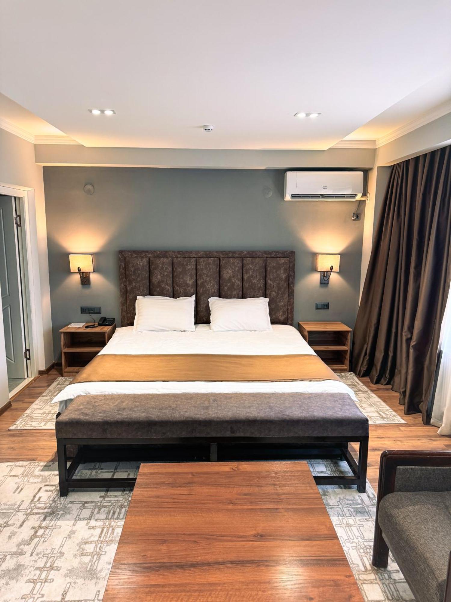 Ziyorat Luxury Hotel Fergana Kültér fotó