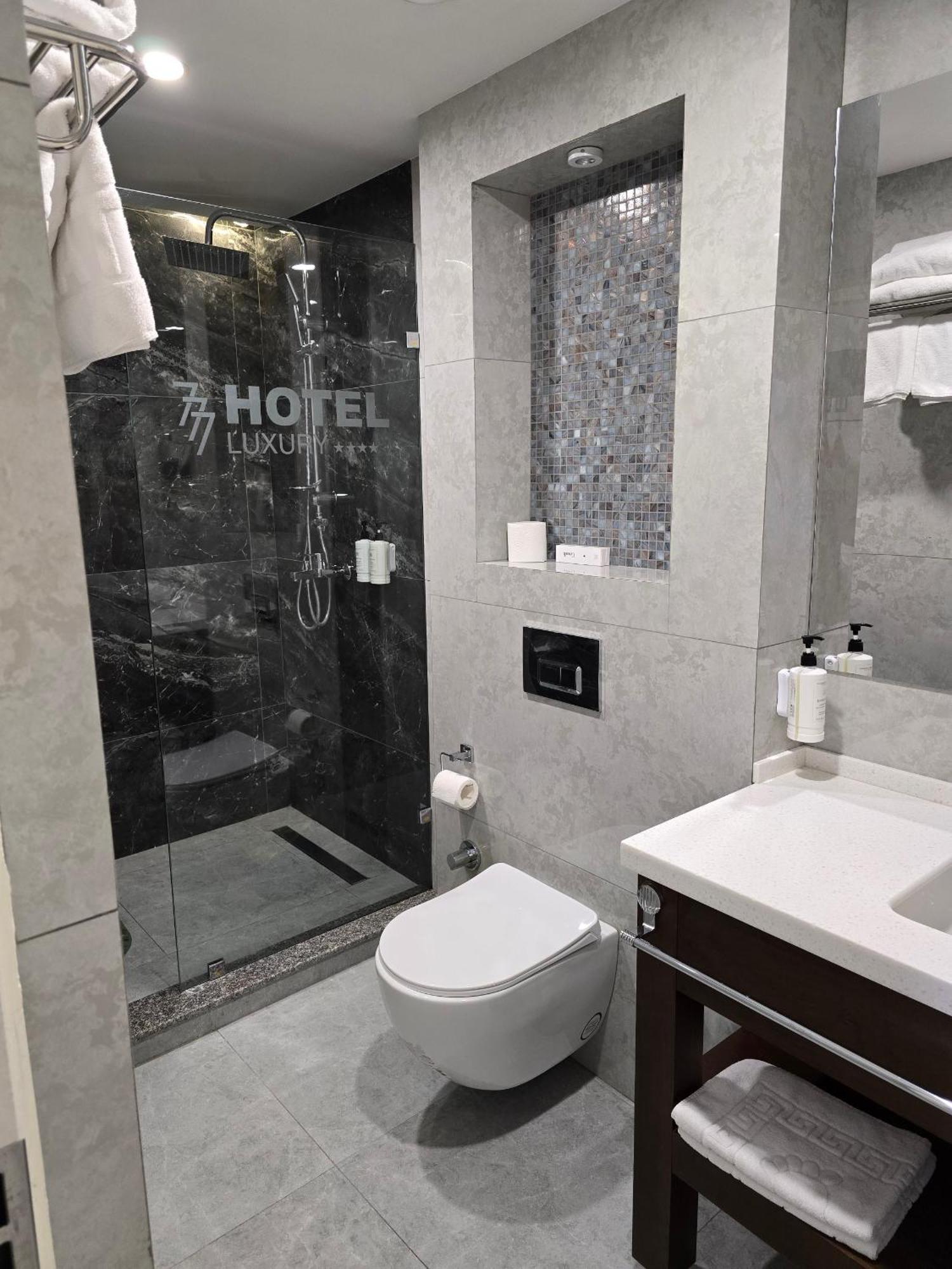 Ziyorat Luxury Hotel Fergana Kültér fotó