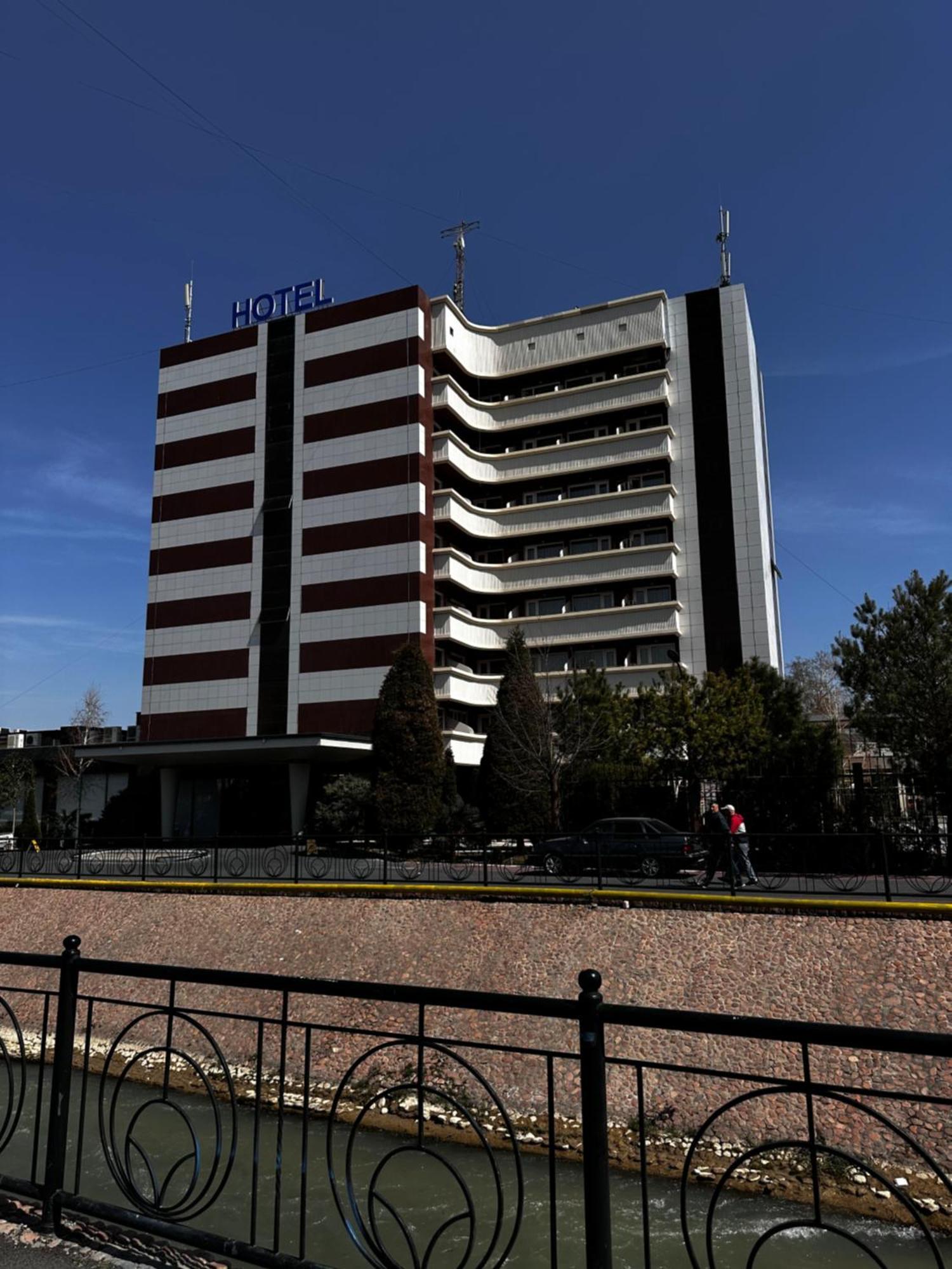 Ziyorat Luxury Hotel Fergana Kültér fotó