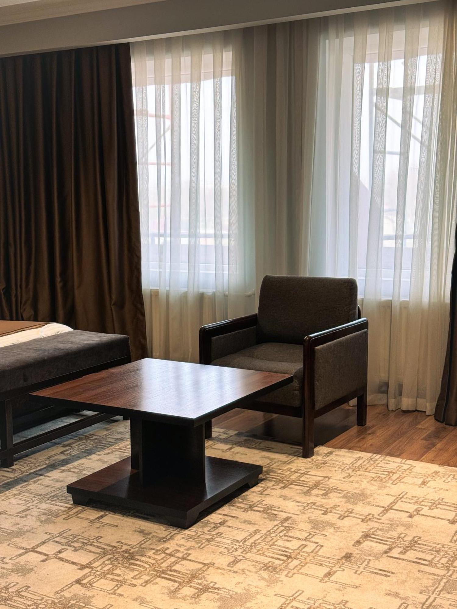 Ziyorat Luxury Hotel Fergana Kültér fotó