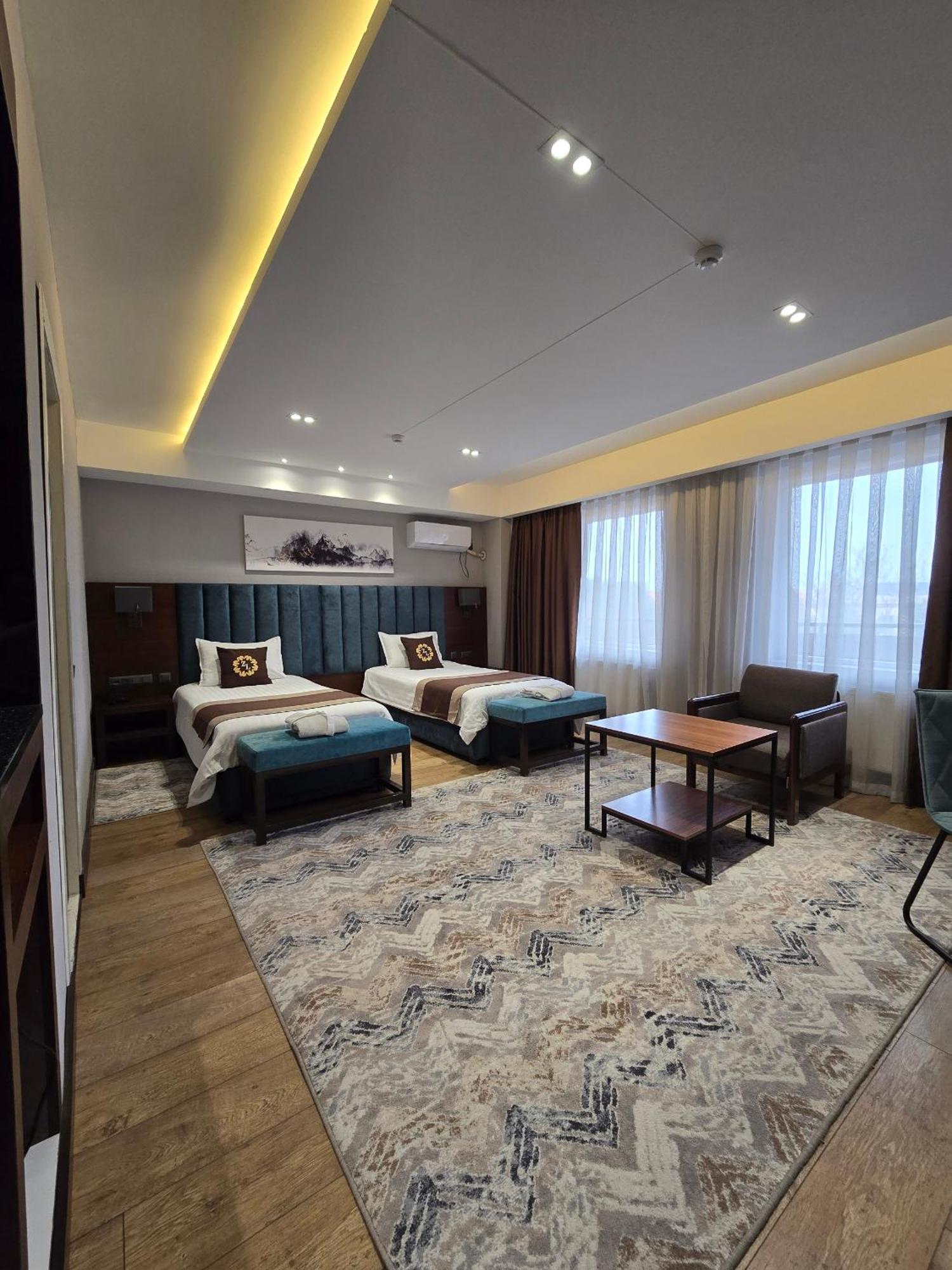 Ziyorat Luxury Hotel Fergana Kültér fotó