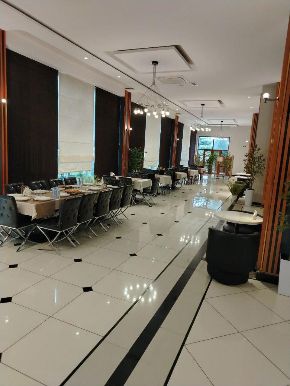 Ziyorat Luxury Hotel Fergana Kültér fotó