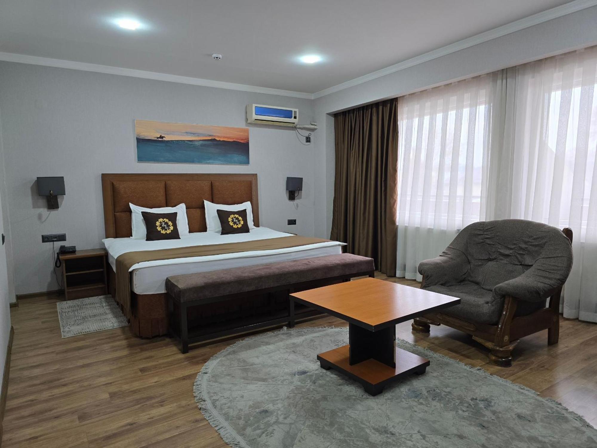 Ziyorat Luxury Hotel Fergana Kültér fotó