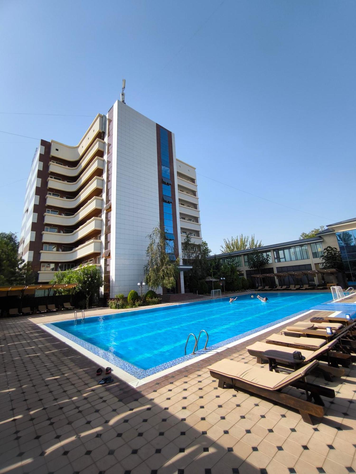 Ziyorat Luxury Hotel Fergana Kültér fotó