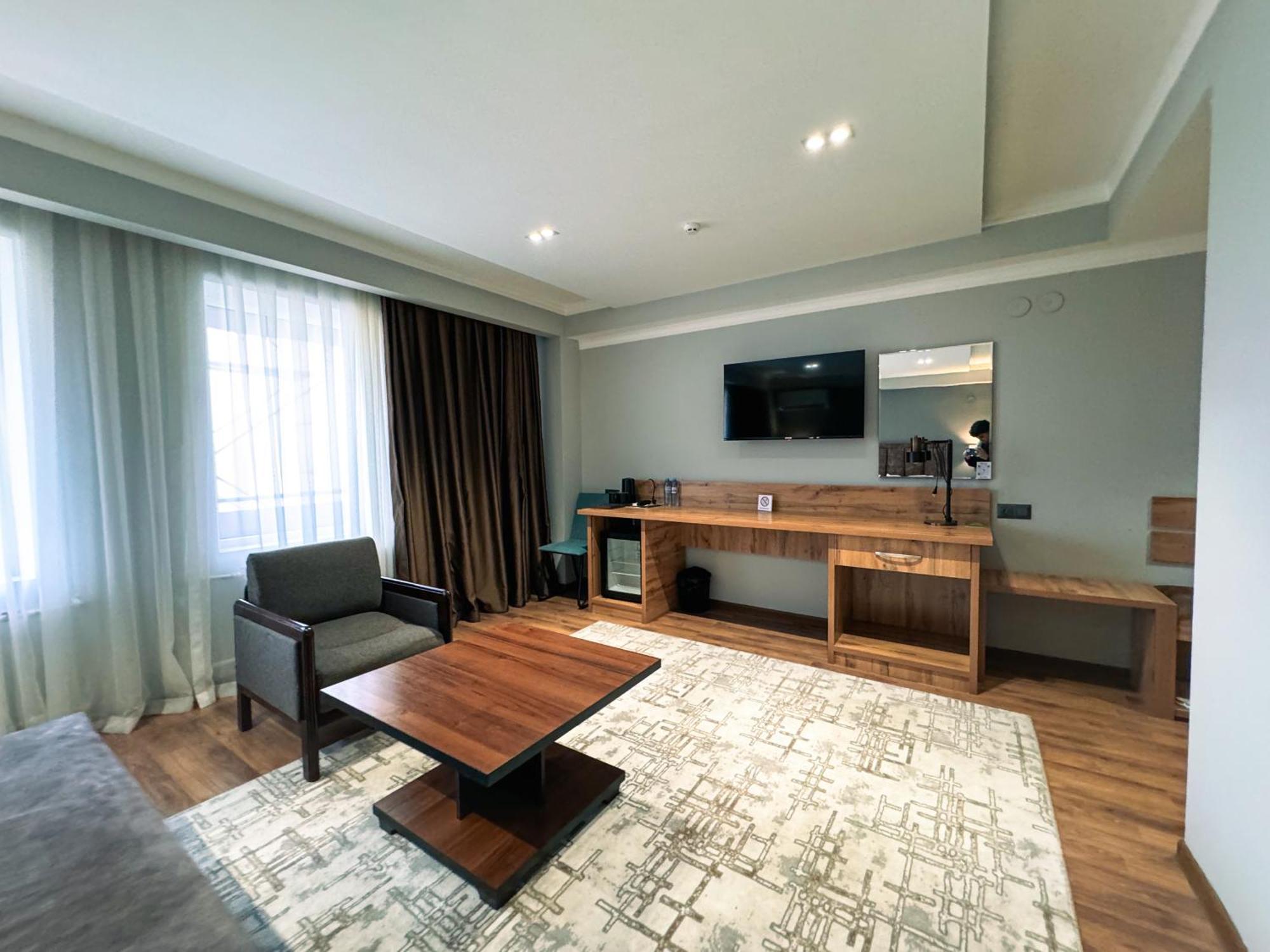 Ziyorat Luxury Hotel Fergana Kültér fotó