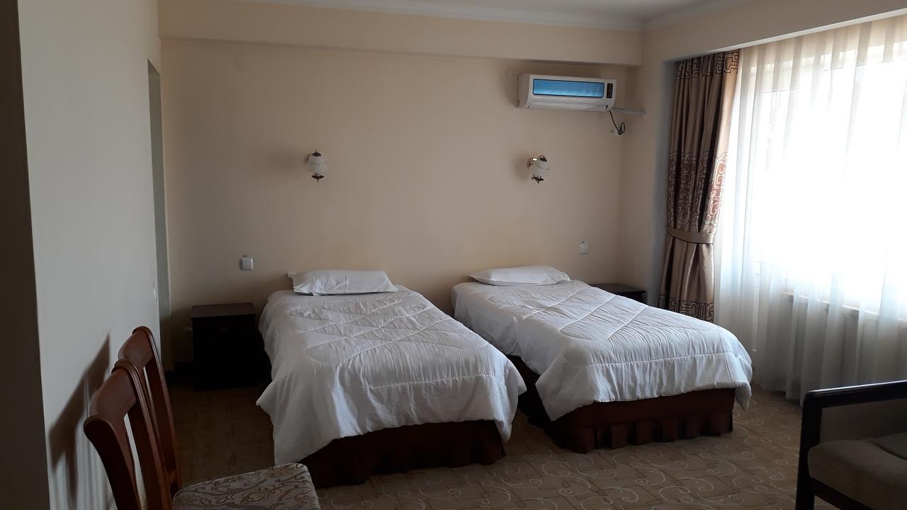 Ziyorat Luxury Hotel Fergana Kültér fotó