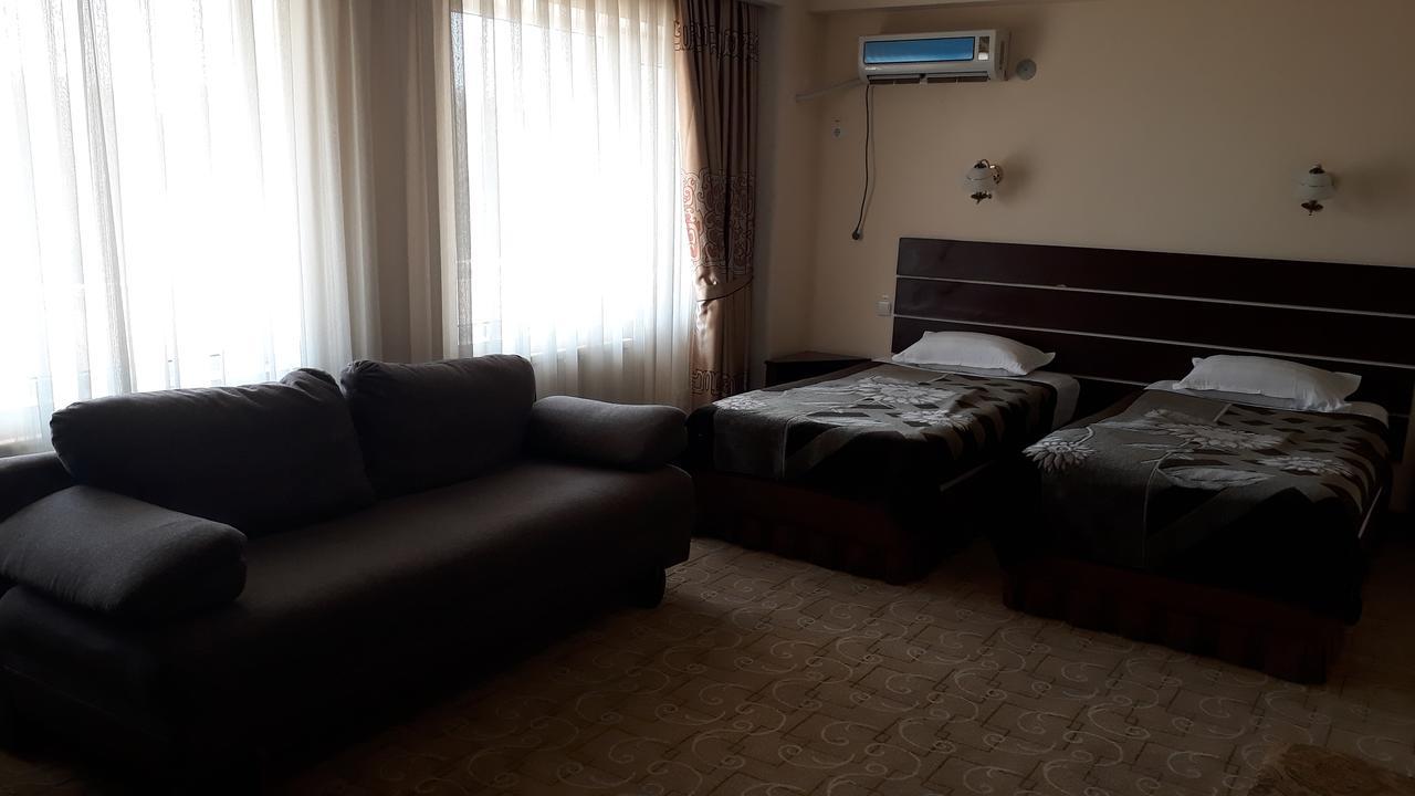 Ziyorat Luxury Hotel Fergana Kültér fotó