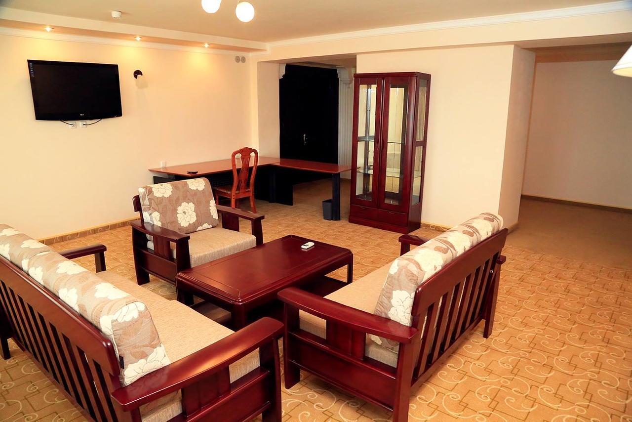 Ziyorat Luxury Hotel Fergana Kültér fotó