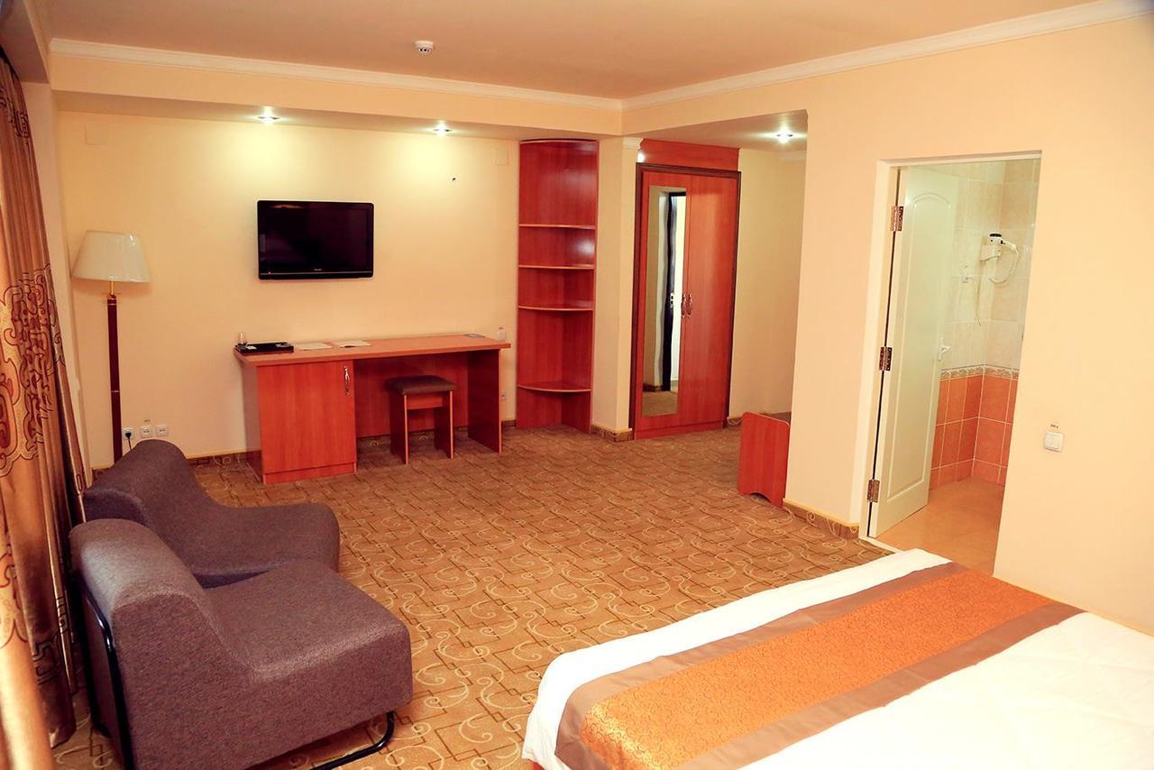 Ziyorat Luxury Hotel Fergana Kültér fotó