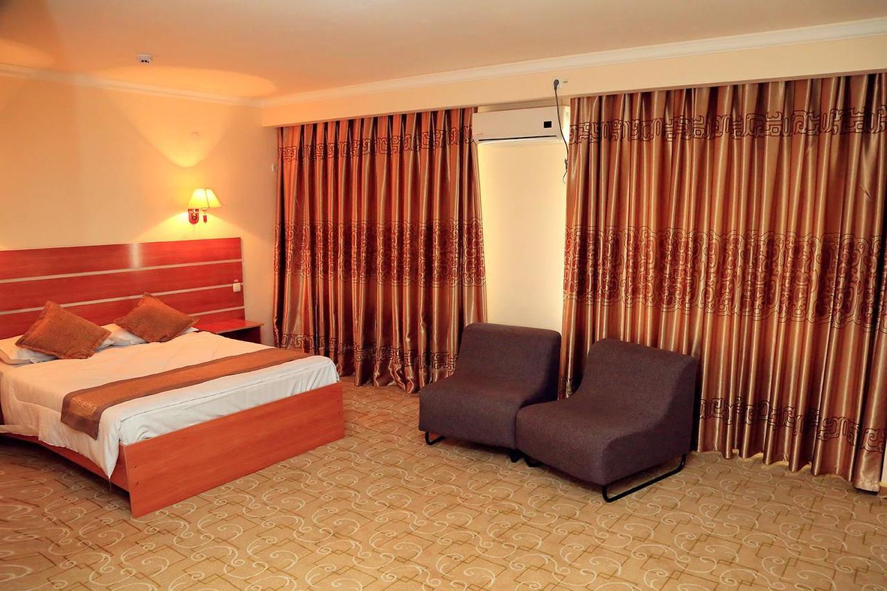 Ziyorat Luxury Hotel Fergana Kültér fotó