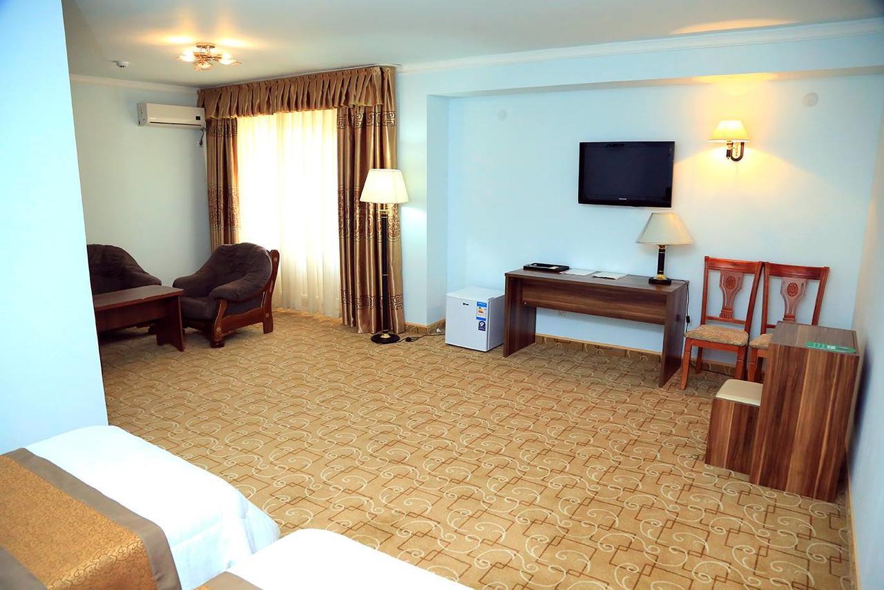 Ziyorat Luxury Hotel Fergana Kültér fotó
